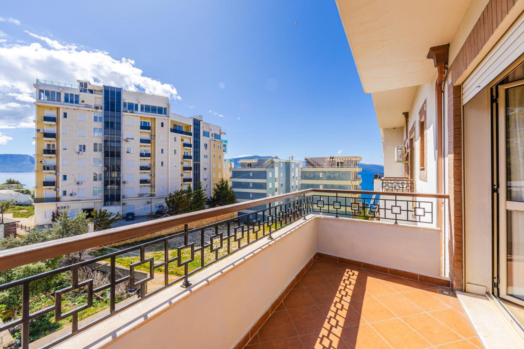Melon Apartments Вльора Екстер'єр фото