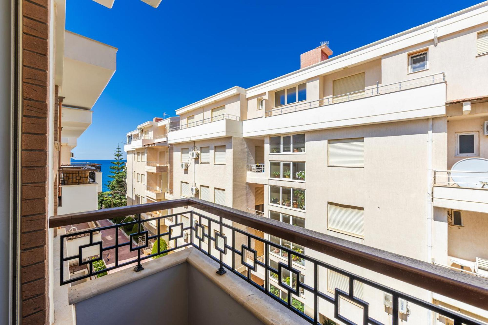 Melon Apartments Вльора Екстер'єр фото
