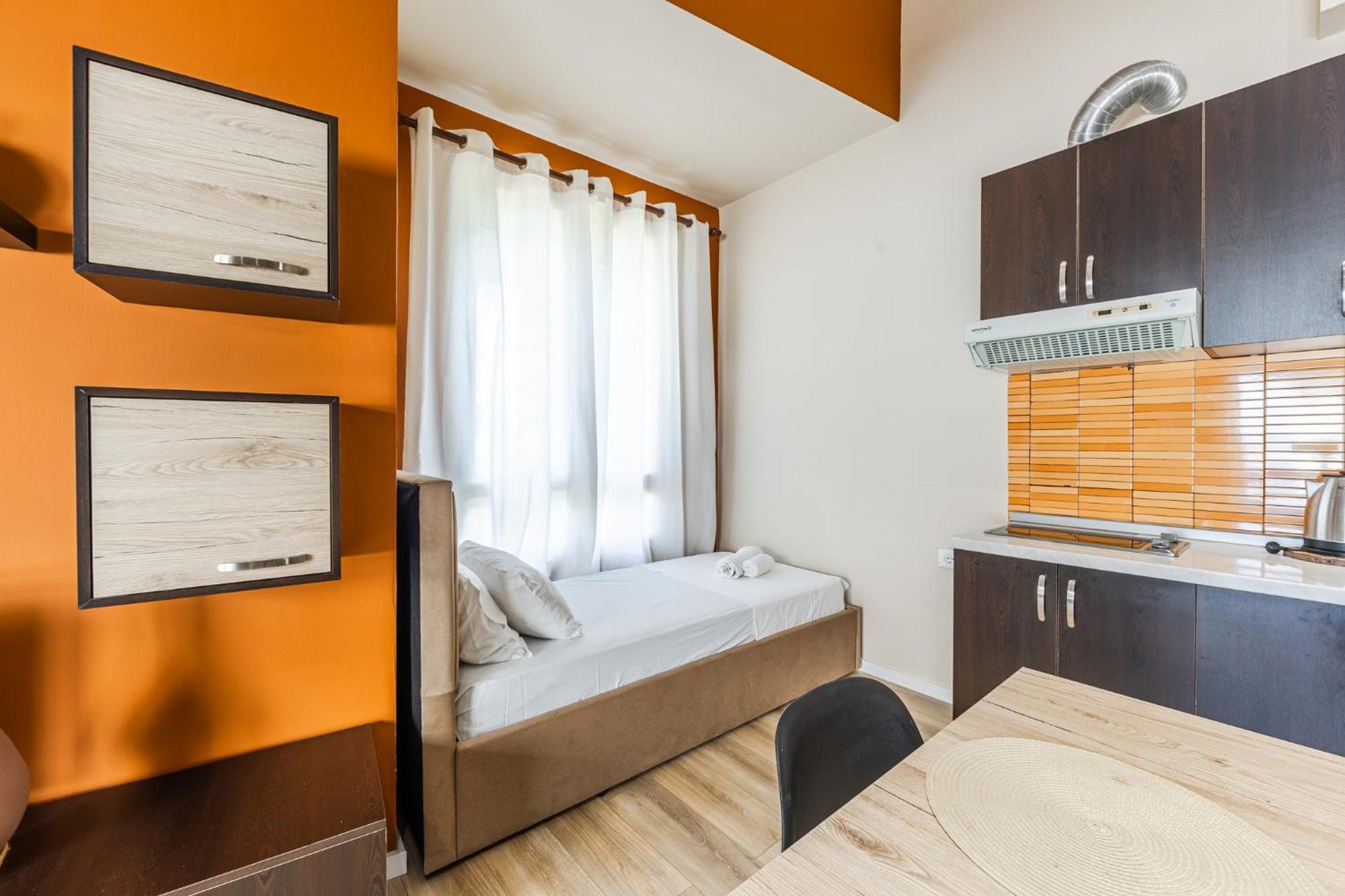 Melon Apartments Вльора Екстер'єр фото