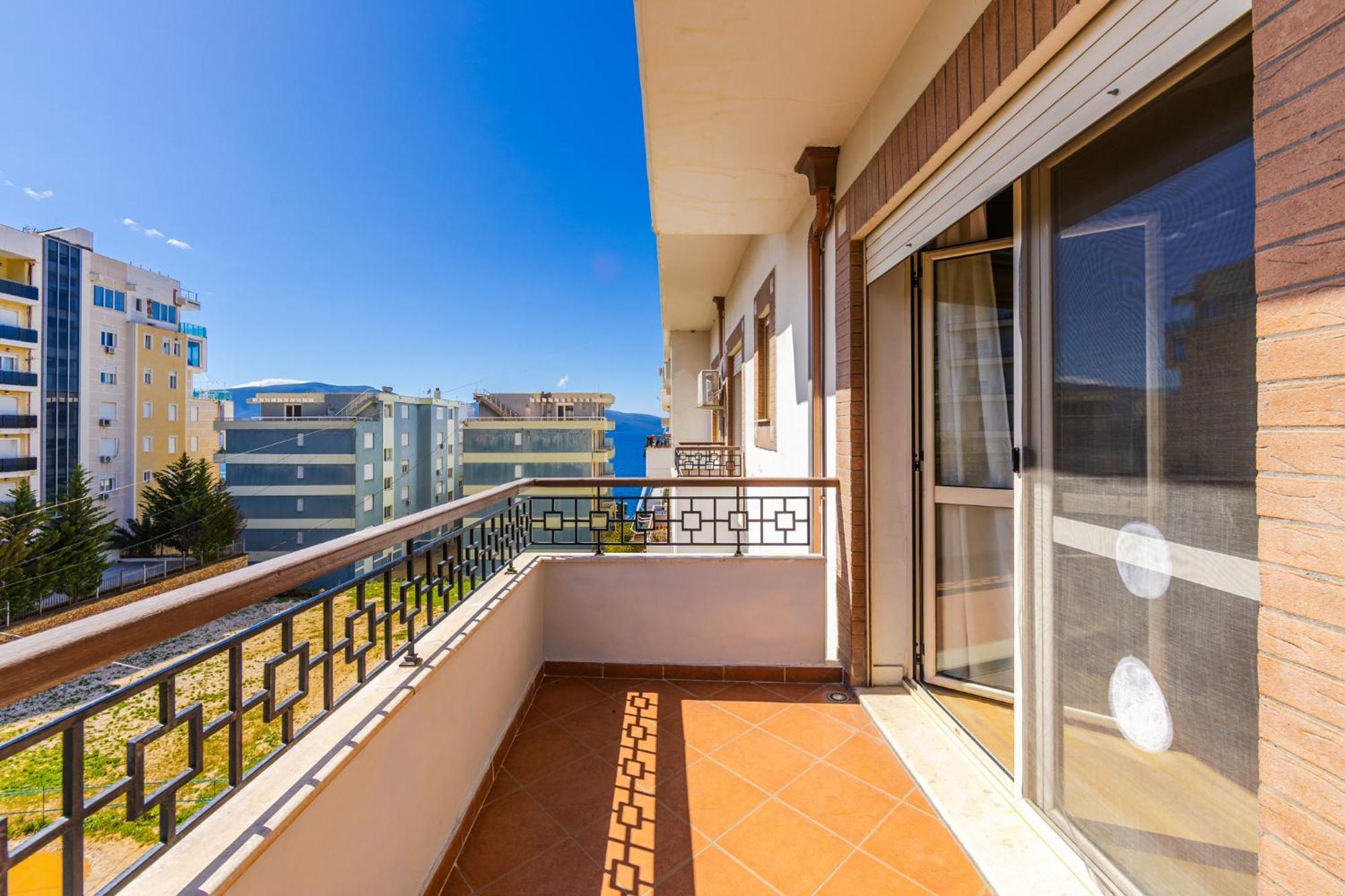 Melon Apartments Вльора Екстер'єр фото